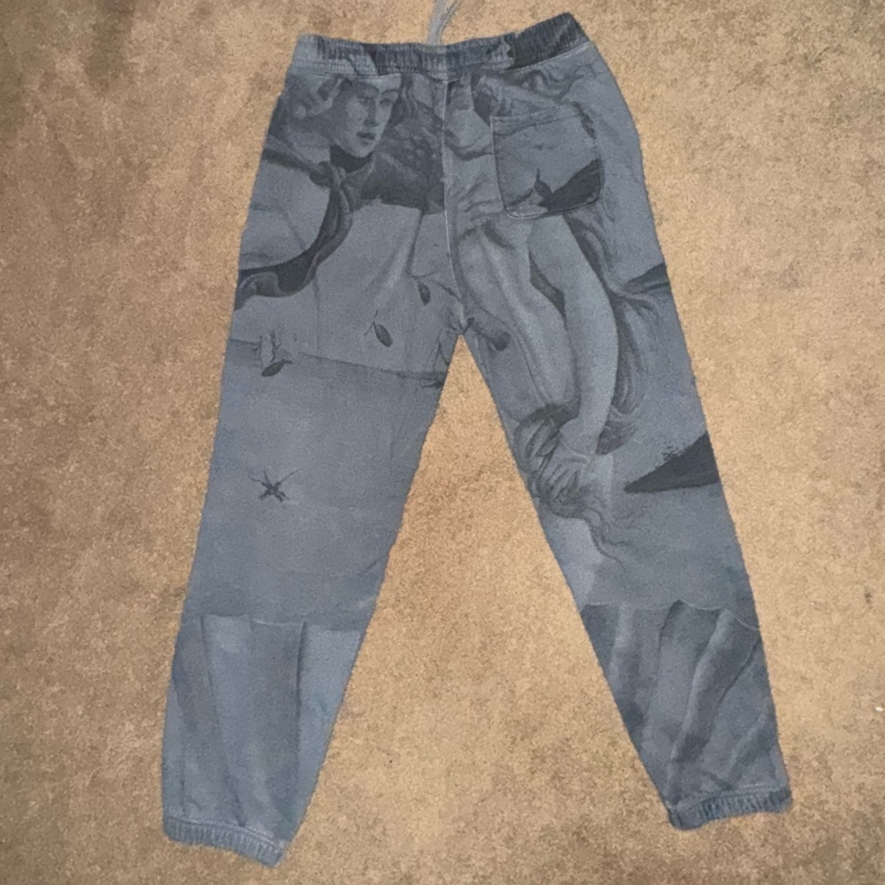 Stüssy Dyed Venus Sweatpant Joggers with Greek Woman Statue Black, Dark Grey - Picture 4 of 11